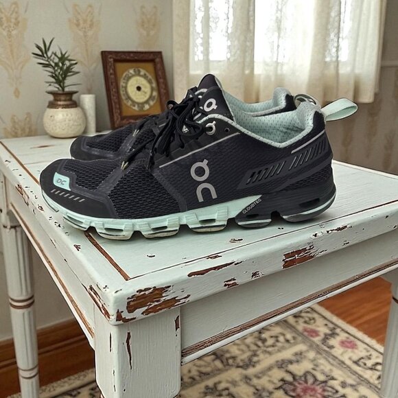 On Running Shoes - On Running Cloudflyer Women's Black & Mint Running Shoes Size 9.5